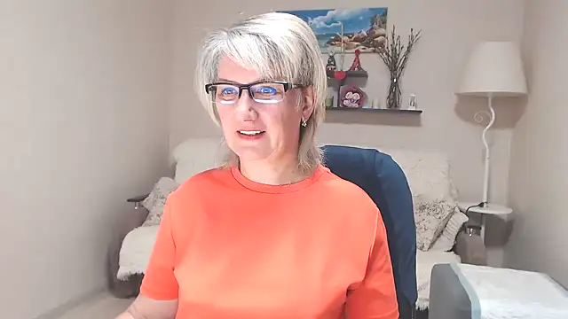 FleurMays online show from July 22, 2026, 7:44 am