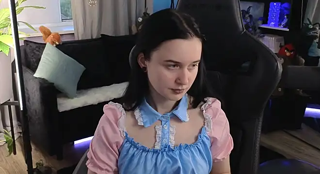 KiraLiLime online show from July 25, 2026, 5:21 pm