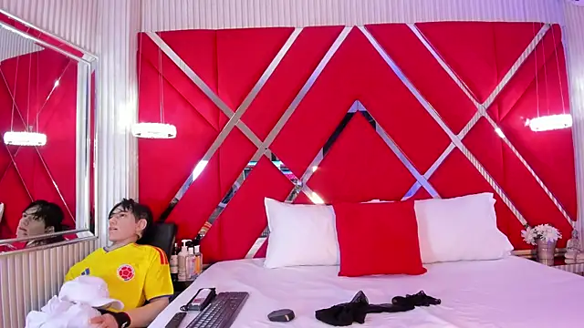 SusanCouper online show from July 13, 2026, 1:47 pm