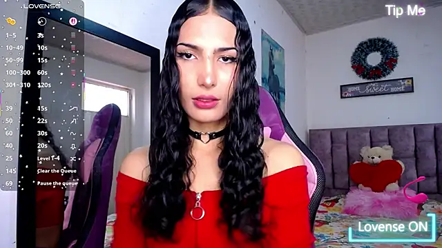 Lanna hott  online show from July 25, 2026, 7:44 pm