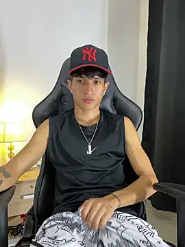  CamiloBass online show from July 10, 2026, 1:54 am