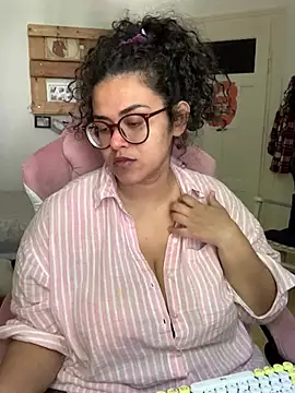 Curvydesifromgermany online show from July 24, 2026, 12:47 pm