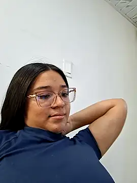 -VICKKY online show from July 4, 2026, 7:31 pm