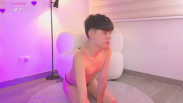 sebbyrose online show from December 13, 2024, 2:43 am