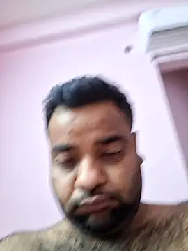 Snapshot of Rmoeo92 chatting on August 3, 2026, 6:44 pm Rmoeo92 online show from August 3, 2026, 6:44 pm