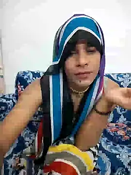 Snapshot of hottiess69 chatting on April 28, 2026, 7:19 pm hottiess69 online show from April 28, 2026, 7:19 pm