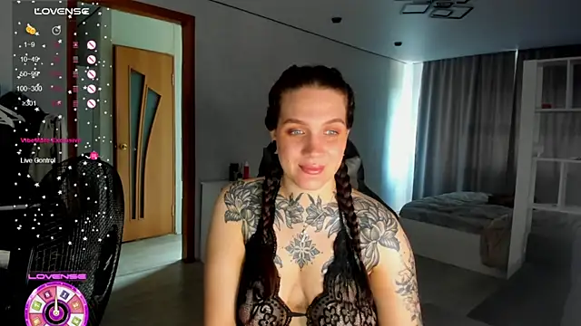 AizaRose online show from July 7, 2026, 5:43 am