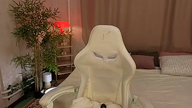 Valerie Woods online show from July 20, 2026, 12:03 am