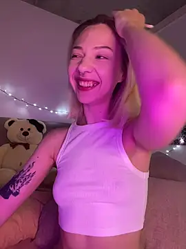 Snapshot of _urbestie_ chatting on June 18, 2026, 10:03 pm urbestie online show from June 18, 2026, 10:03 pm