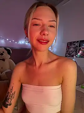 Snapshot of _urbestie_ chatting on July 27, 2026, 9:44 pm urbestie online show from July 27, 2026, 9:44 pm