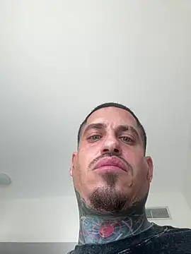 juicyj1311 online show from June 19, 2026, 1:37 pm