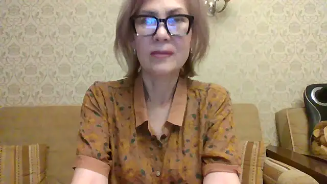 Elegant00Lady online show from June 15, 2026, 5:04 pm