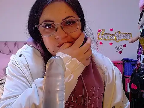 lanaqueen699 online show from July 23, 2026, 12:14 pm