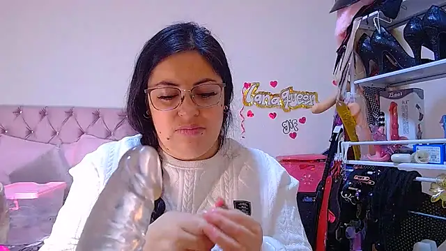 lanaqueen699 online show from July 24, 2026, 12:36 pm