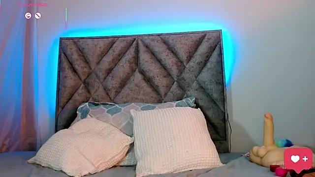 zoewilliams2 online show from June 2, 2026, 2:46 am