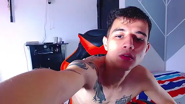 ADAM HOT online show from July 2, 2026, 6:03 pm