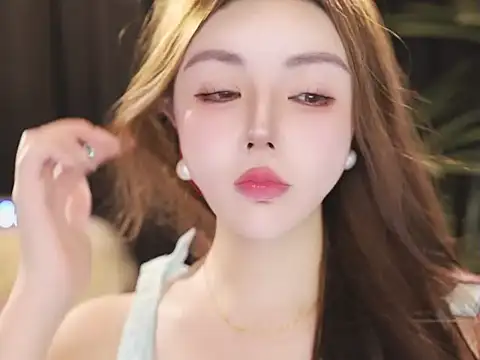 Qiaoqiao  online show from July 24, 2026, 4:16 pm