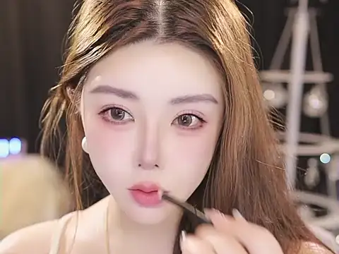 Qiaoqiao  online show from July 26, 2026, 4:14 pm