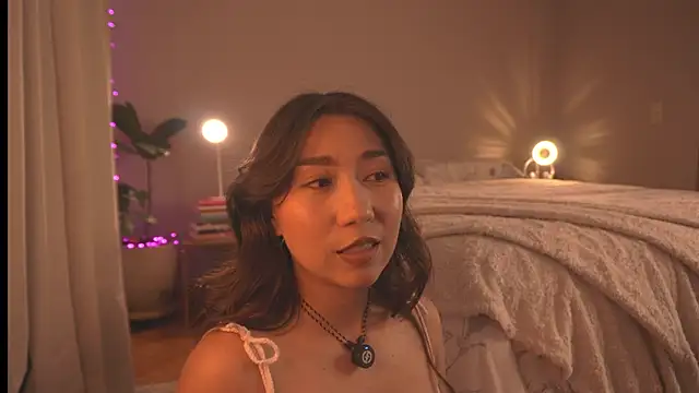 Aimilayne online show from August 7, 2026, 6:54 pm