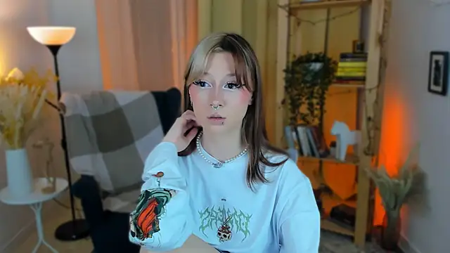 SaintGirl online show from January 16, 2025, 3:24 pm