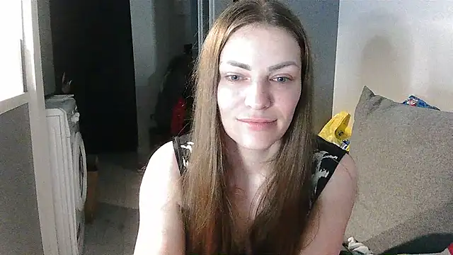 AnnaDiamond1 online show from July 4, 2026, 9:43 pm