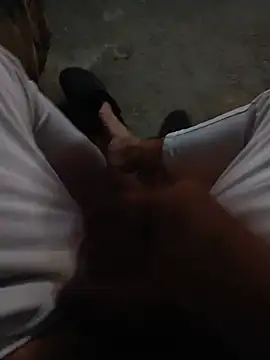 manuelmen211 online show from July 3, 2026, 2:18 am