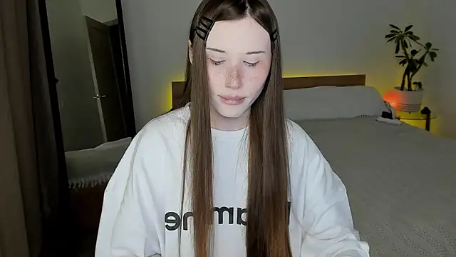 Stella Sunny online show from July 15, 2026, 8:03 pm