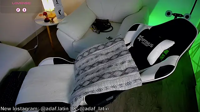 dafboy1 online show from July 15, 2026, 11:54 pm