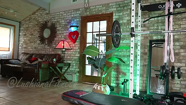 Snapshot of LushianaFitness chatting on June 26, 2026, 6:12 pm LushianaFitness online show from June 26, 2026, 6:12 pm