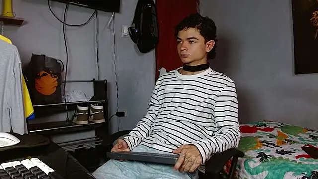 Lovebeng  online show from July 6, 2026, 9:06 pm