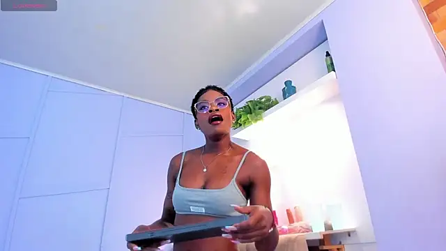 amber-hill online show from July 6, 2026, 12:13 pm