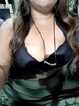 Beautyy38 online show from May 3, 2026, 2:50 am