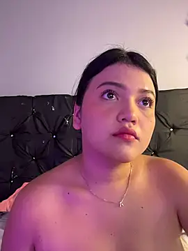 alisson carolina73 online show from June 21, 2026, 9:06 pm