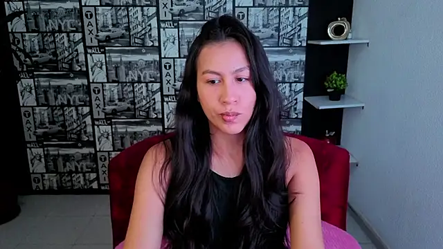EmiGomez  online show from July 9, 2026, 2:37 am