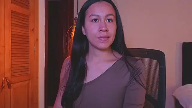 EmiGomez  online show from July 11, 2026, 3:42 am