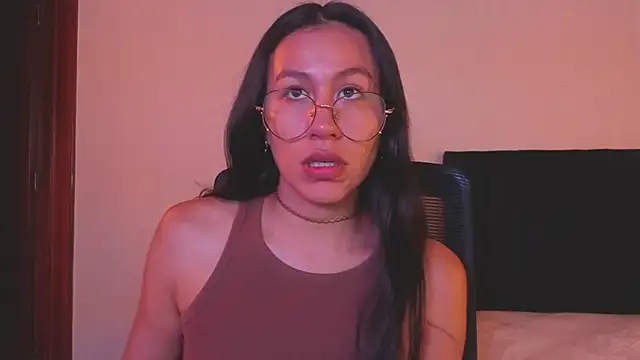 EmiGomez  online show from July 24, 2026, 3:04 am