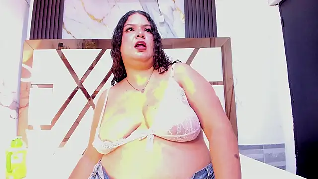 Snapshot of molly_sweetee chatting on May 29, 2026, 1:36 am molly sweetee online show from May 29, 2026, 1:36 am