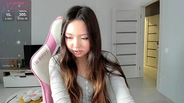 Fluffy Rose online show from July 26, 2026, 1:25 am