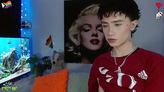 maxiy 001 online show from June 23, 2026, 12:19 am