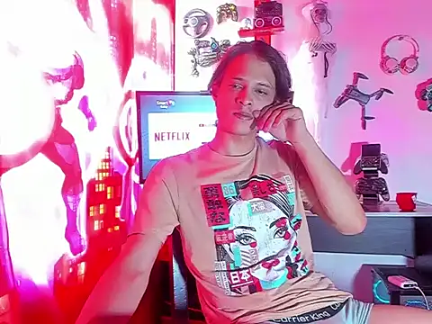 LilOwen  online show from June 13, 2026, 7:45 pm