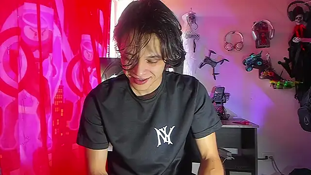 LilOwen  online show from June 17, 2026, 7:48 pm