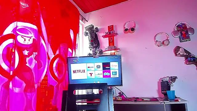 LilOwen  online show from July 10, 2026, 5:48 pm