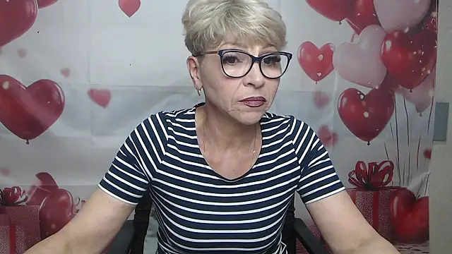 Snapshot of EllaBonito chatting on July 11, 2026, 5:32 am EllaBonito online show from July 11, 2026, 5:32 am