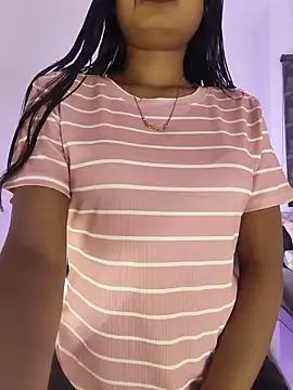yhona darling online show from May 26, 2026, 6:04 pm