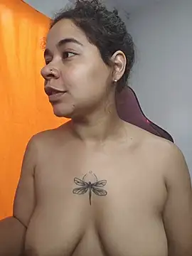 VitoriaFernandes online show from July 30, 2026, 8:52 pm