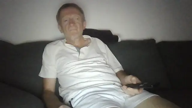naturiste974 online show from June 16, 2026, 8:00 pm