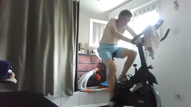 naturiste974 online show from June 25, 2026, 5:12 am