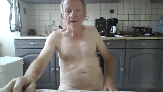 naturiste974 online show from June 26, 2026, 5:28 pm