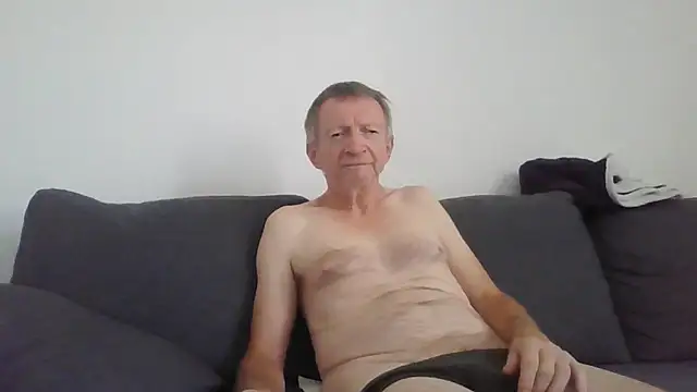 naturiste974 online show from July 3, 2026, 4:02 pm