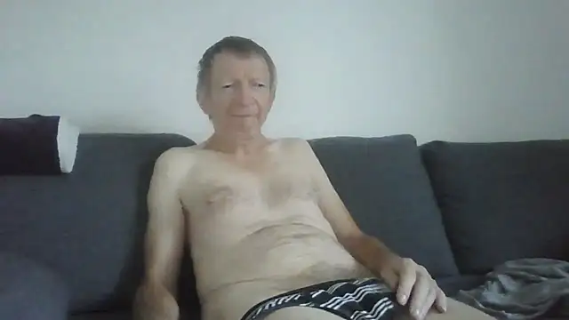 naturiste974 online show from August 1, 2026, 4:56 am